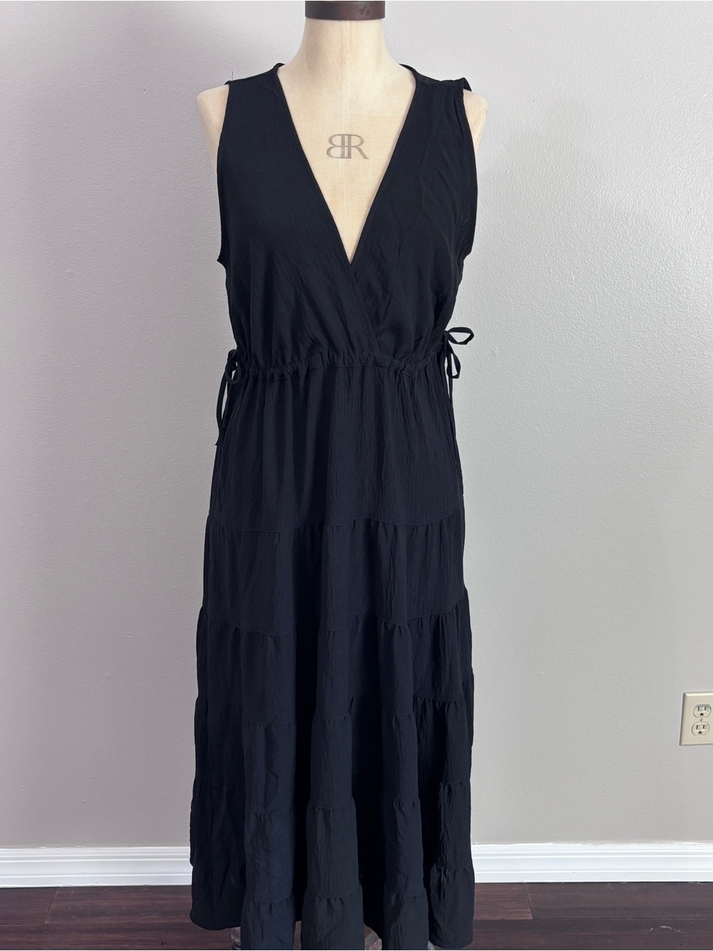 Max Studio Black Sleeveless V-Neck Midi Dress Size L